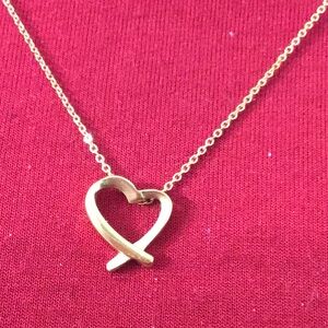 VALENTINE gold stainless steel chain & delicate heart pendant for a loved one.